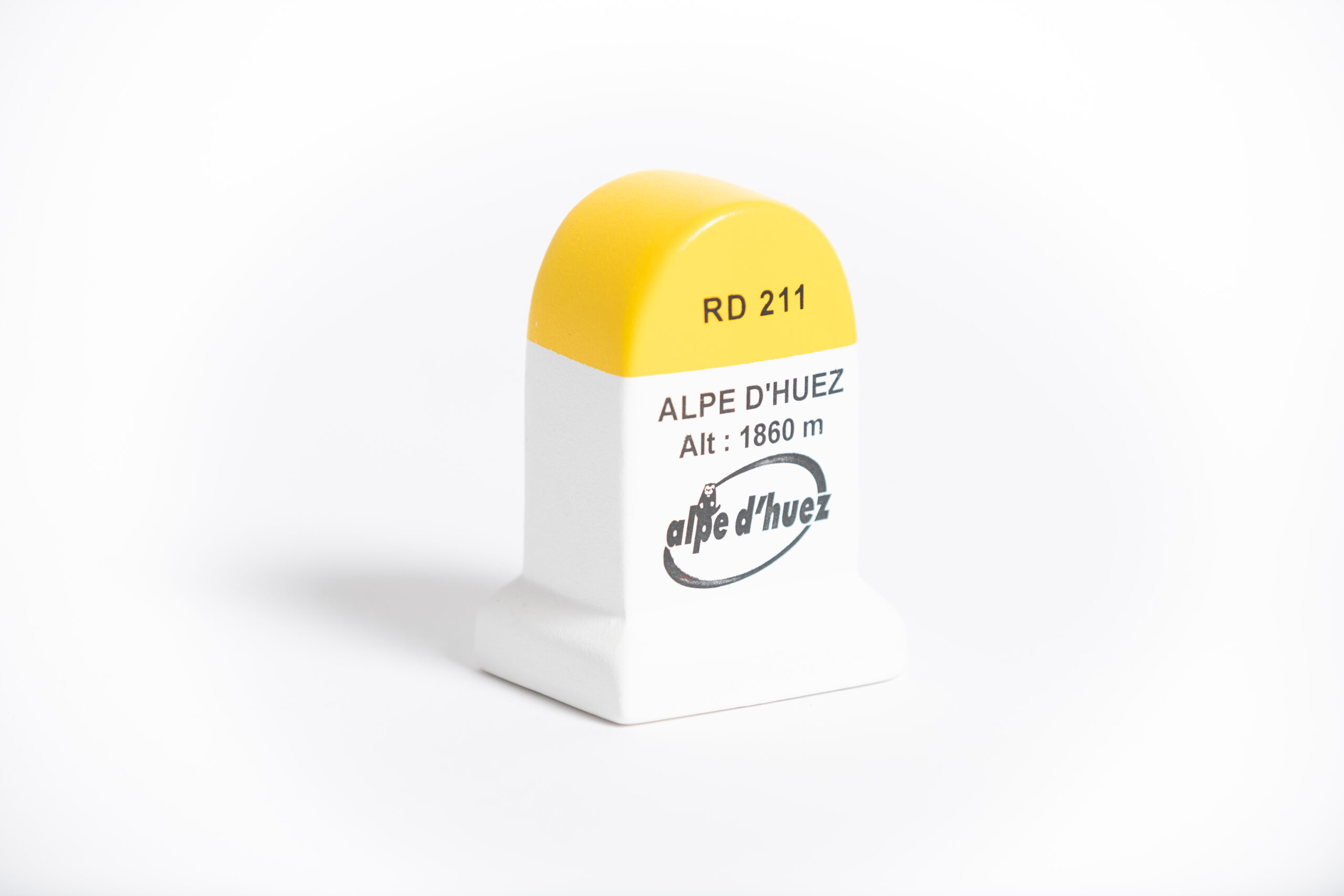 alpe d'huez road marker